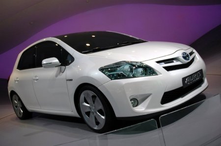 Новая гибридная Toyota Auris HSD Full Hybrid Concept