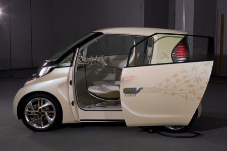 Электромобиль Toyota появится в 2012-м