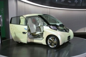 К 2012 году Toyota планирует выпустить три новых "зеленых" авто
