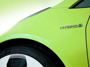 К 2012 году Toyota выпустит шесть новых гибридов