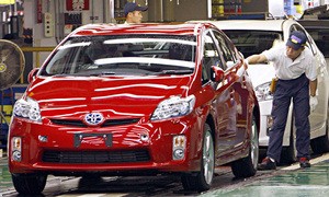 Toyota разрешила сотрудникам работать сверхурочно