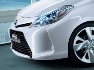 Toyota привезет в Женеву прототип гибридного "Яриса"