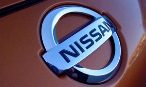 Nissan заплатит покупателям за опечатку в рекламе